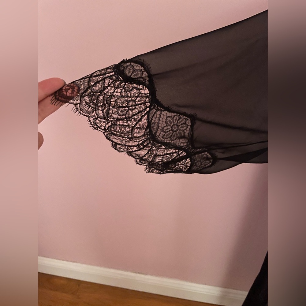 Christine Lingerie Luxury Black Silk Sheer Lace Trim Robe - Picture 4 of 7